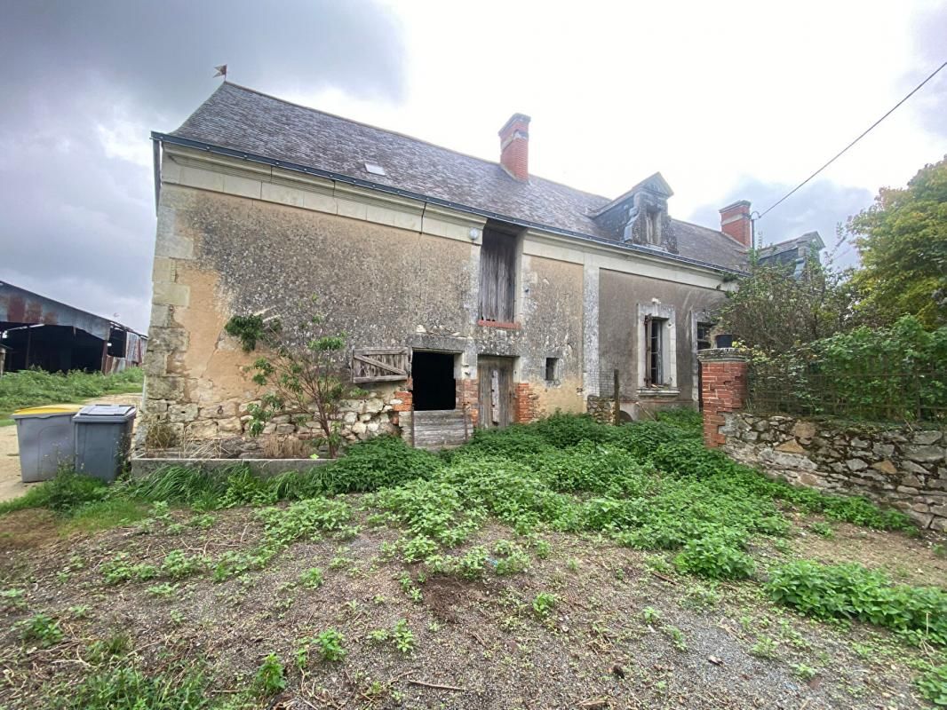 BAUGÉ-EN-ANJOU Maison Bauge En Anjou 10 pièce(s) 326 m2 2