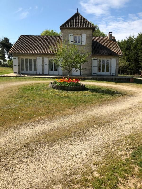 Maison Thenon 6 pièce(s) 140.31 m2