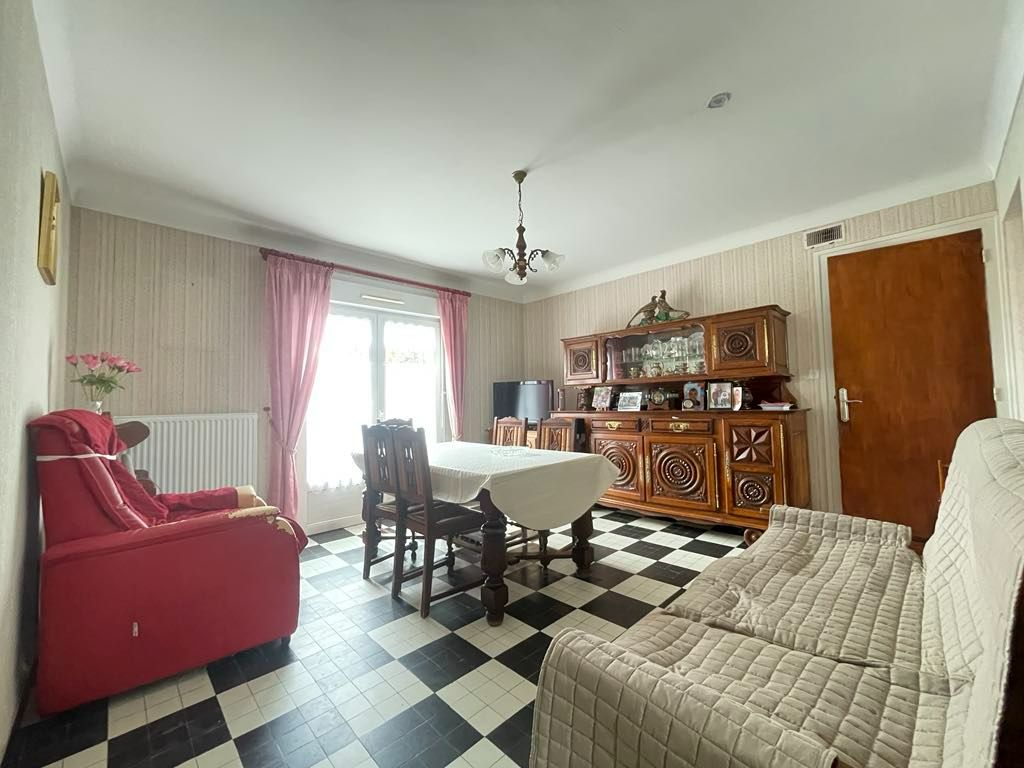 Maison Saint Lyphard 5 pièce(s)