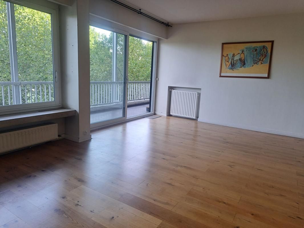 Appartement 4 pièce(s) 104.50 m2 avec balcon