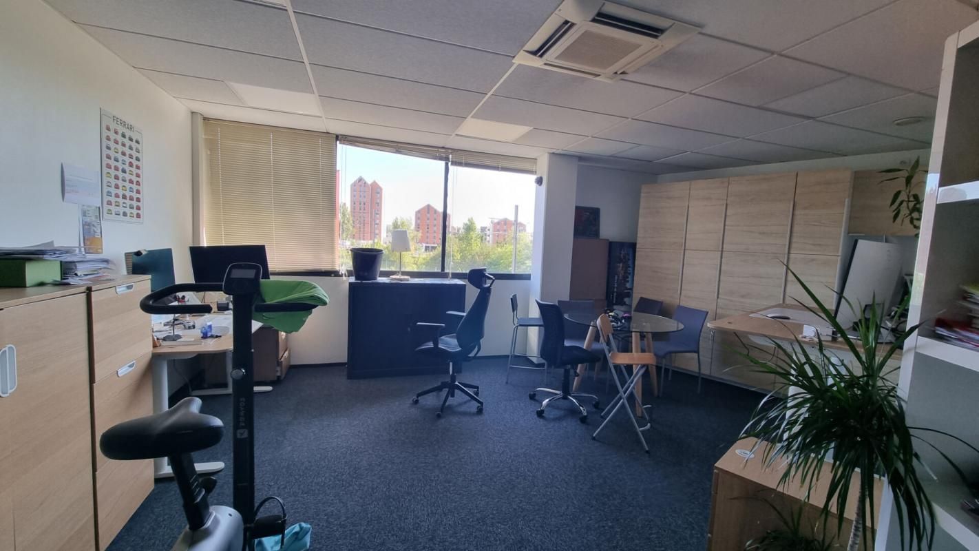 BRUGES , EPARC - Bureaux 27,19m² - Vide ou loué
