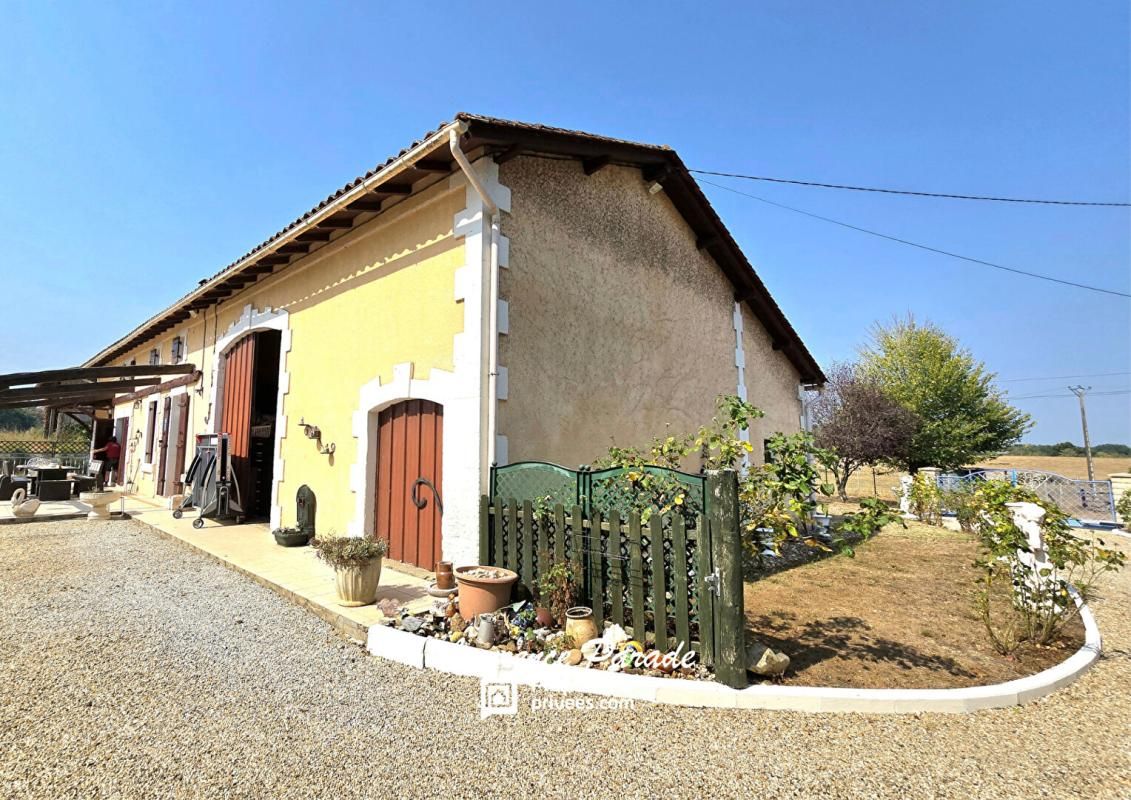 Maison de charme 200 m² avec dépendance