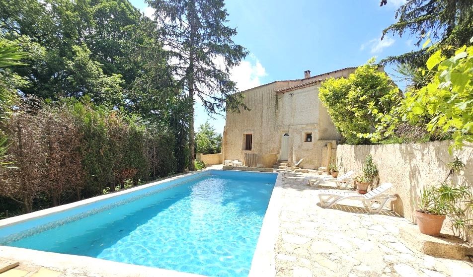 Propriété vue mer Vence comprenant 3 appartements piscine