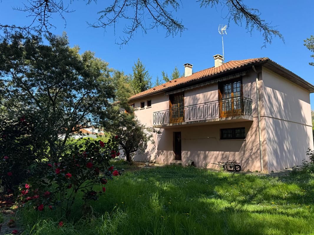 Maison à Yvrac de 5 pièces de 99 m² - Sous-sol - Terrain de 1453 m²