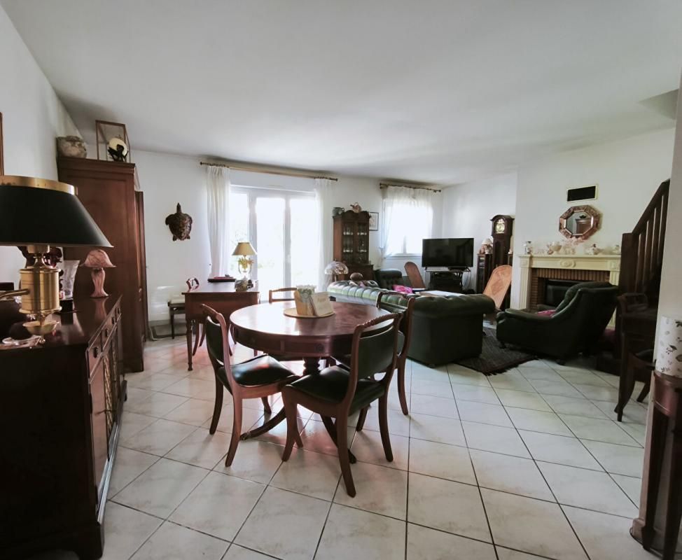 Maison 5 pieces 100m2 Montgeron - Secteur Pelouse