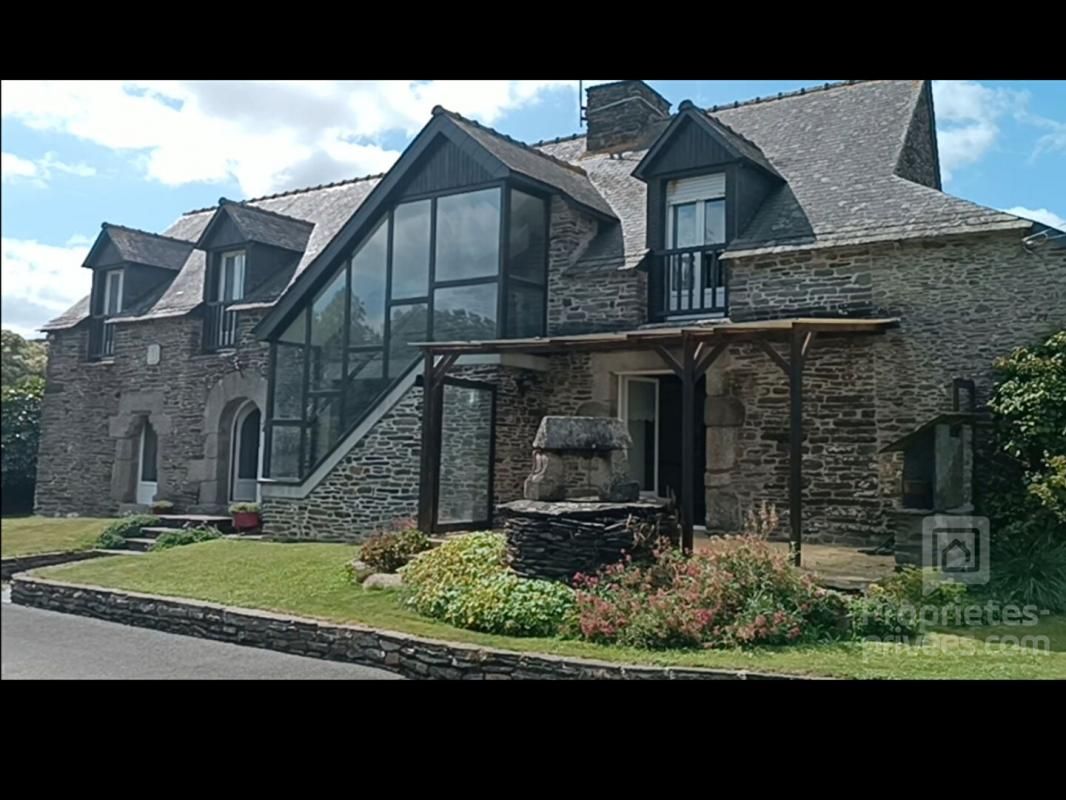 Maison Saint Igeaux 10 pièce(s) 200 m2