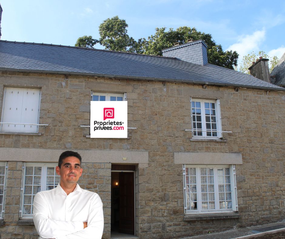 Côtes d'Armor 22150 Plouguenast. Maison en pierres, 4 chambres + Terrain constructible avec garage et abri de jardin