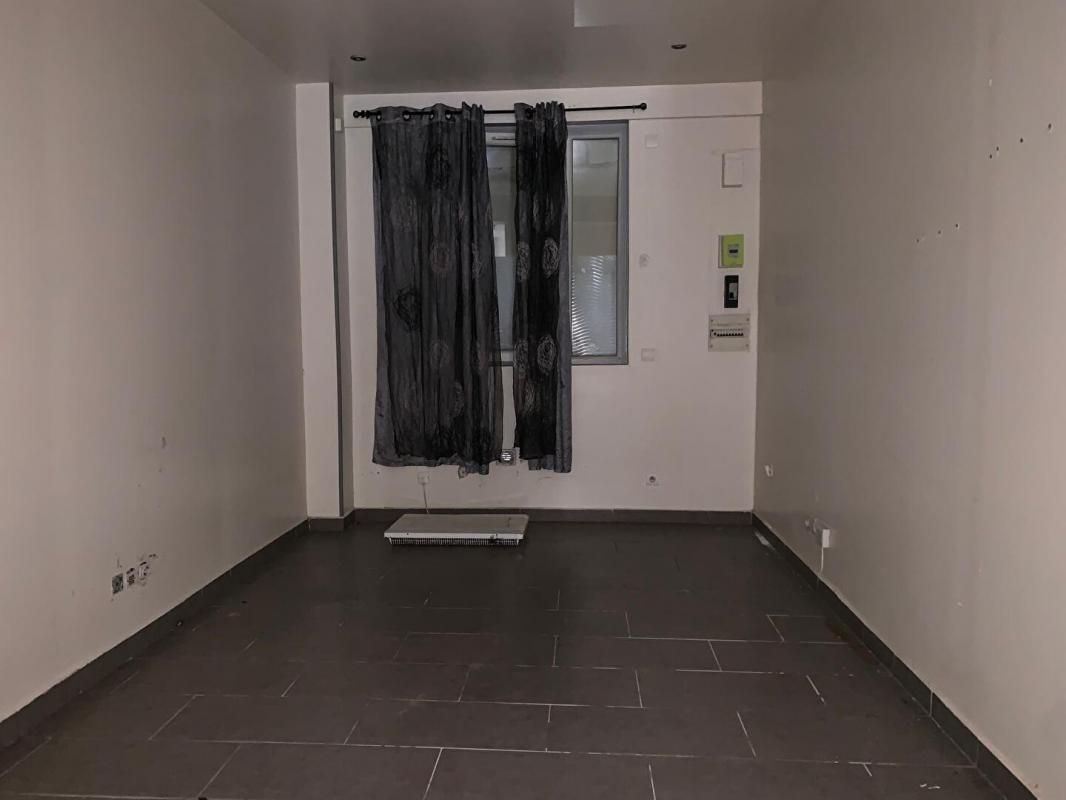 Exclusivité - Appartement à rénover de 25 m² . Opportunité d'investissement à 82 000 FAI