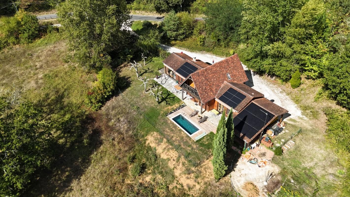 Maison Saint Julien De Lampon 6 pièce(s) 143 m2