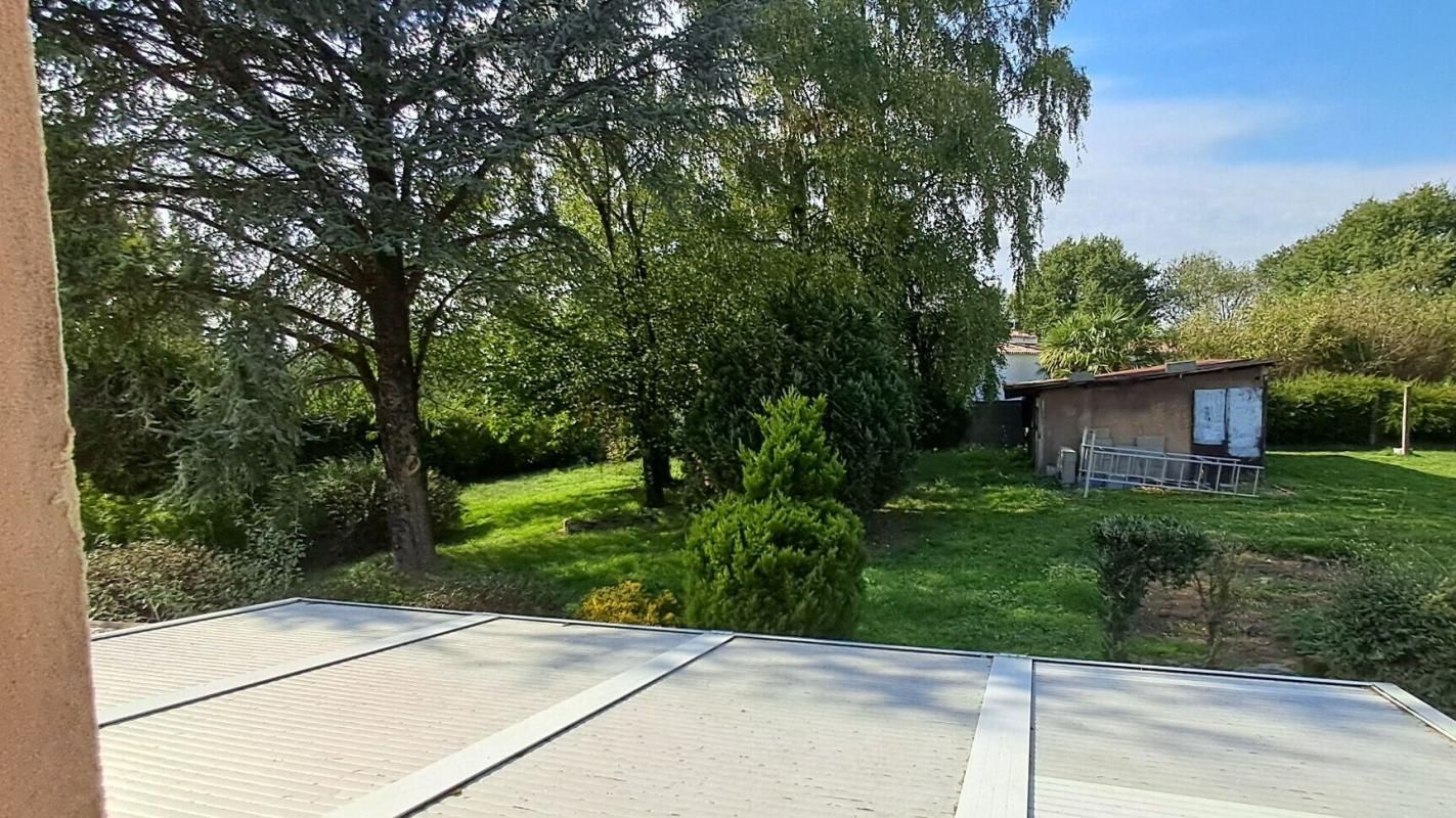 Maison de ville, 3 chambres 2 salles d'eau Garage terrain clos