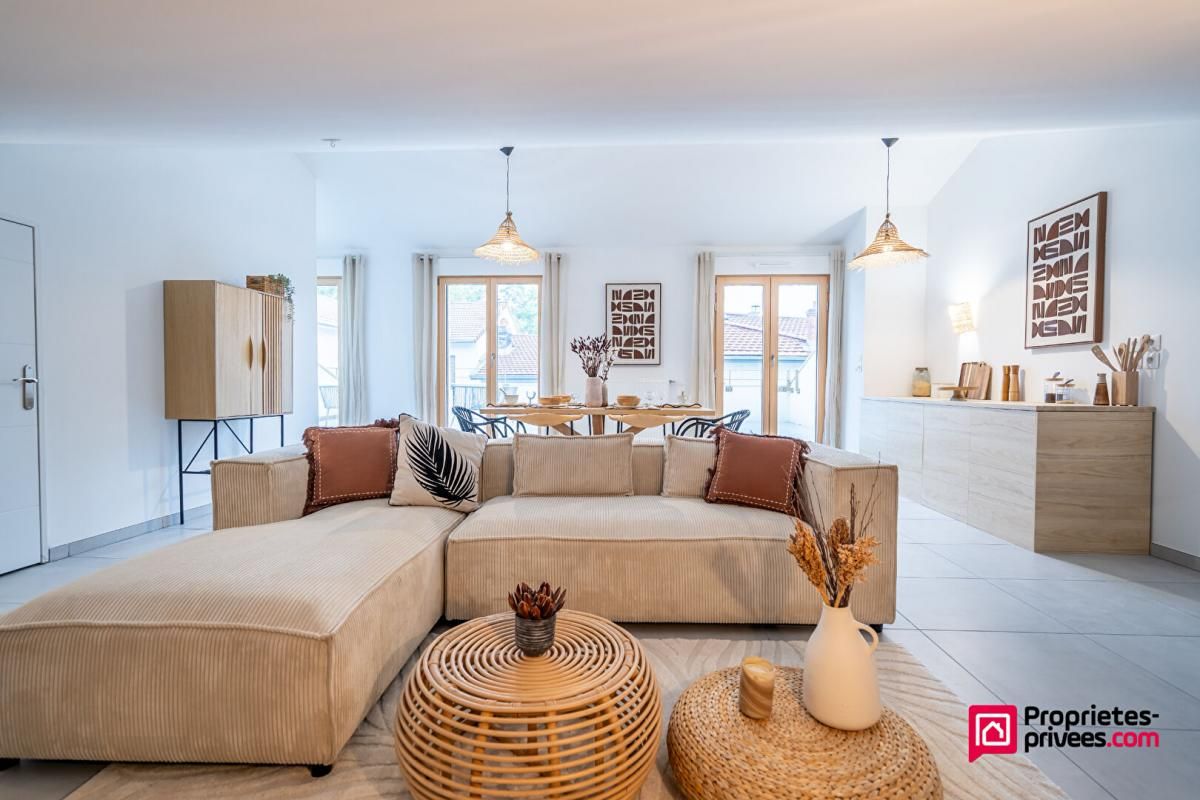 T4, 3 chambres, 85m², balcon 7m², coeur Valmy, place Dumas de Loire