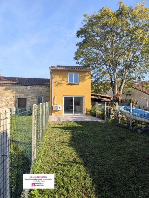 Maison de bourg rénovée avec extérieur et dépendance