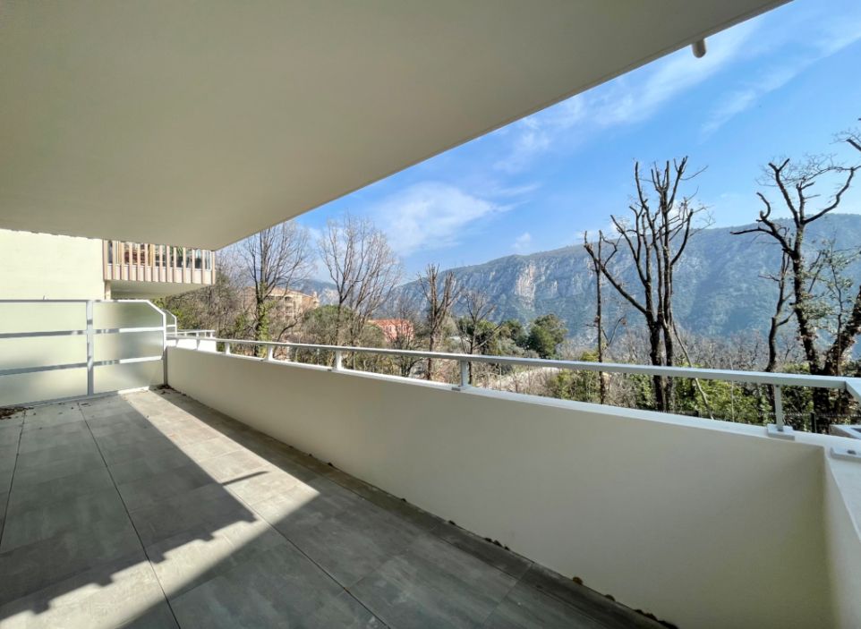 Très beau 3 pièces de 72 m² avec terrasse de 21 m², un double stationnement et une cave