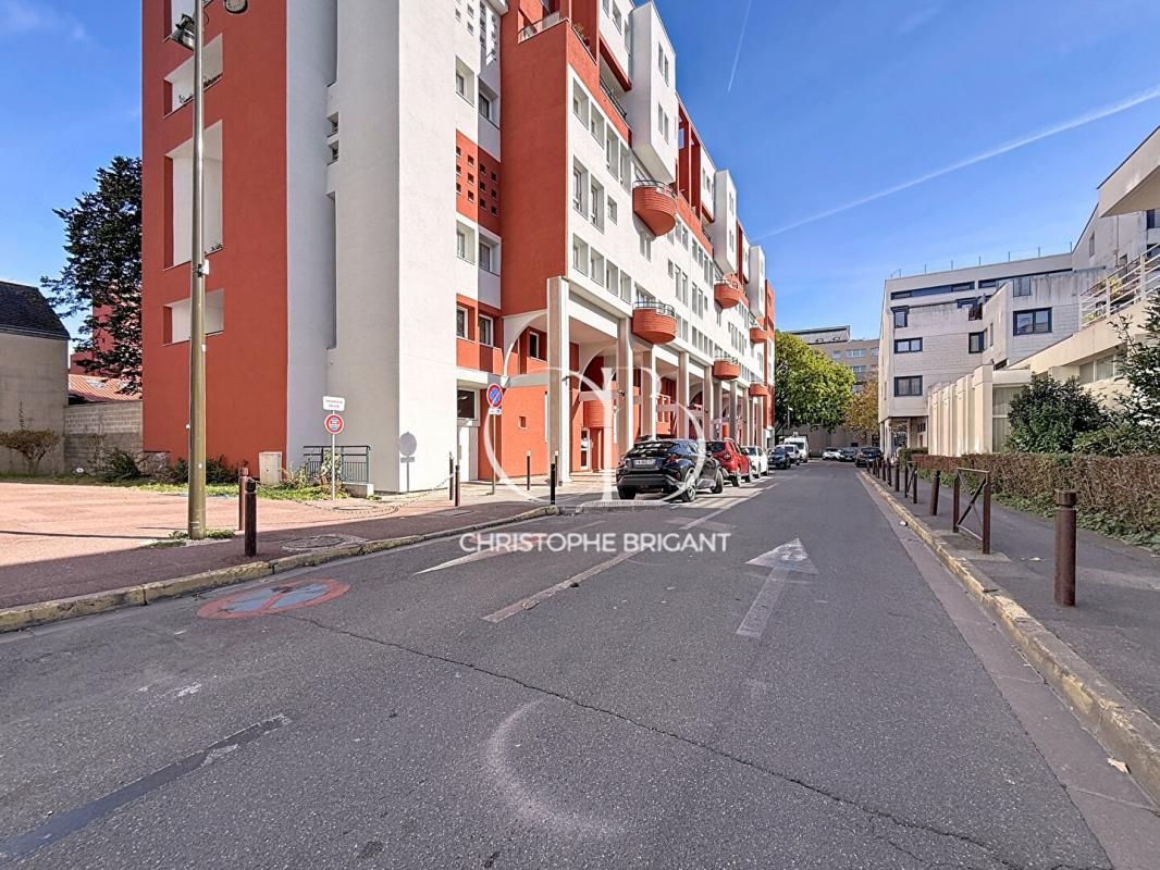 Appartement Villejuif 5 pièce(s) TERRASSE ET BALCON