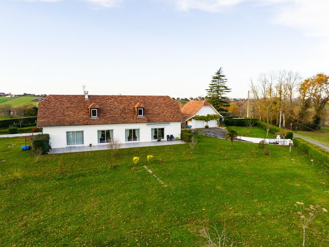 Belle maison traditionnelle de 6 pièces avec vue sur les Pyrénées