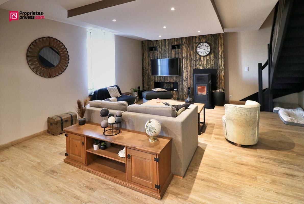 SAINT-ANDRE-DE-LA-MARCHE Maison Sevremoine 7 pièce(s) 232 m2 3