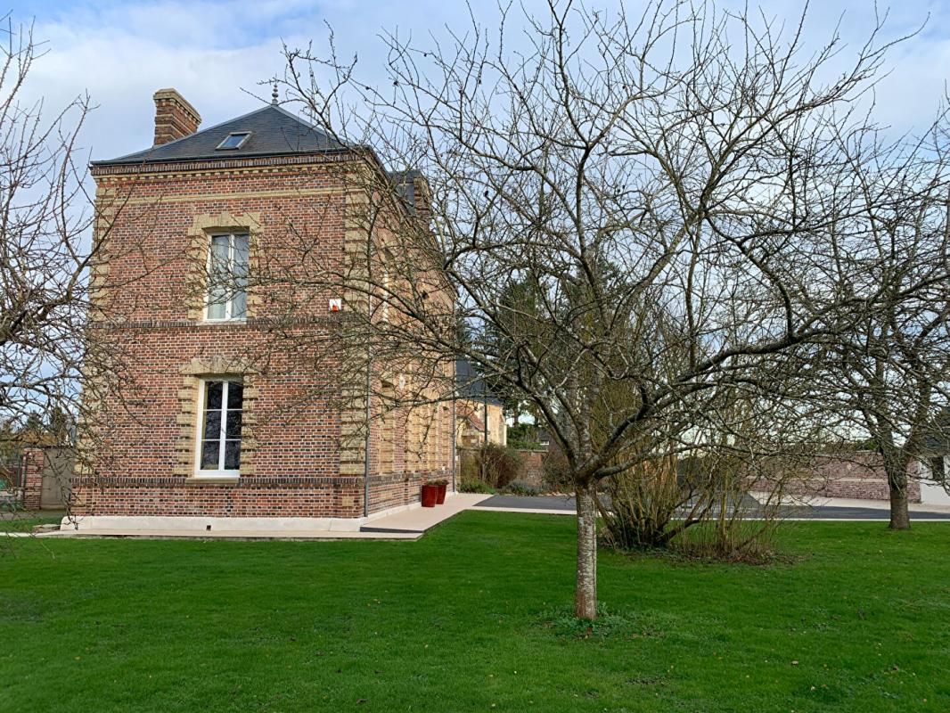 MAGNIFIQUE PROPRIETE COMPRENANT UNE MAISON DE MAITRE ET UNE ANNEXE