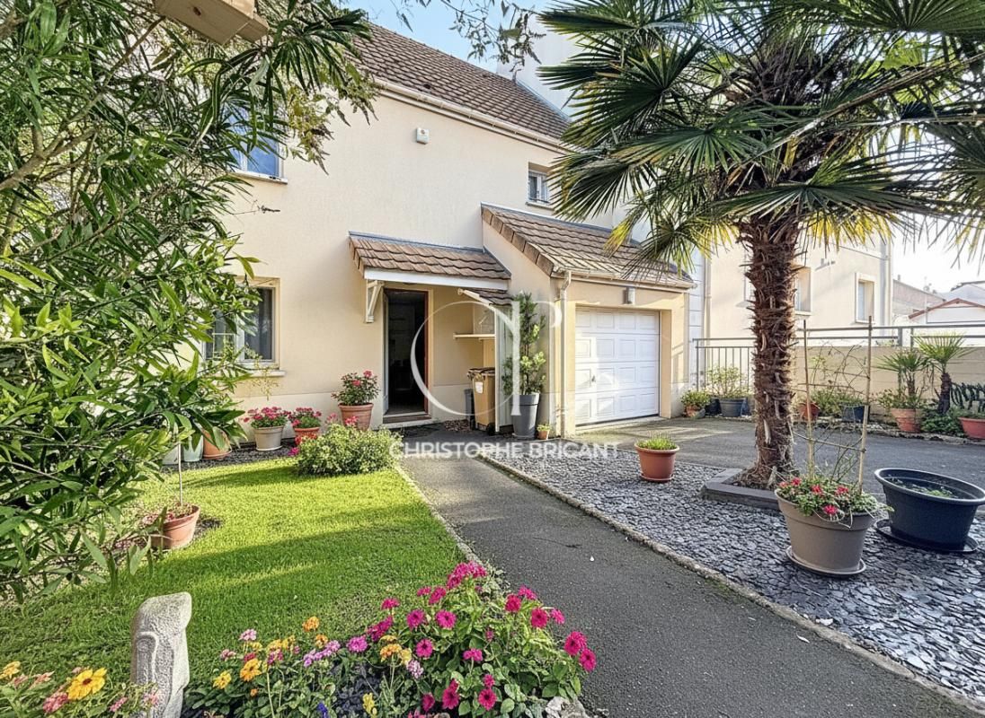 VILLEJUIF Maison 130 M² AVEC JARDIN ET TERRASSE ET GARAGE 2