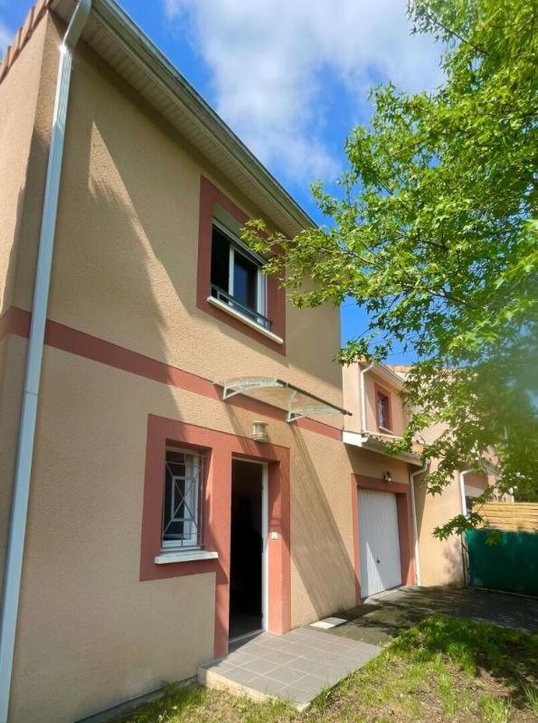 MAISON FAMILIALE AVEC GRAND JARDIN ? RARE À LA LOCATION ! 4 Pièces à Louer - Bouliac (4 allées Sylvestre)