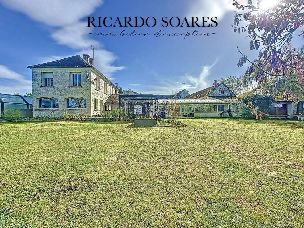 DEMEURE D'EXCEPTION / LONGÈRE 574m2 / PISCINE / SALLE DE JEUX / 2 APPTS / TERRAIN 2700m2