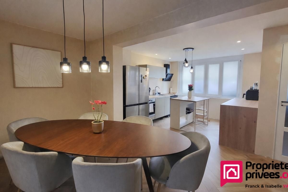 Maison rénovée - 3 chambres - jardin - places de parking - 95m² (115 utiles)