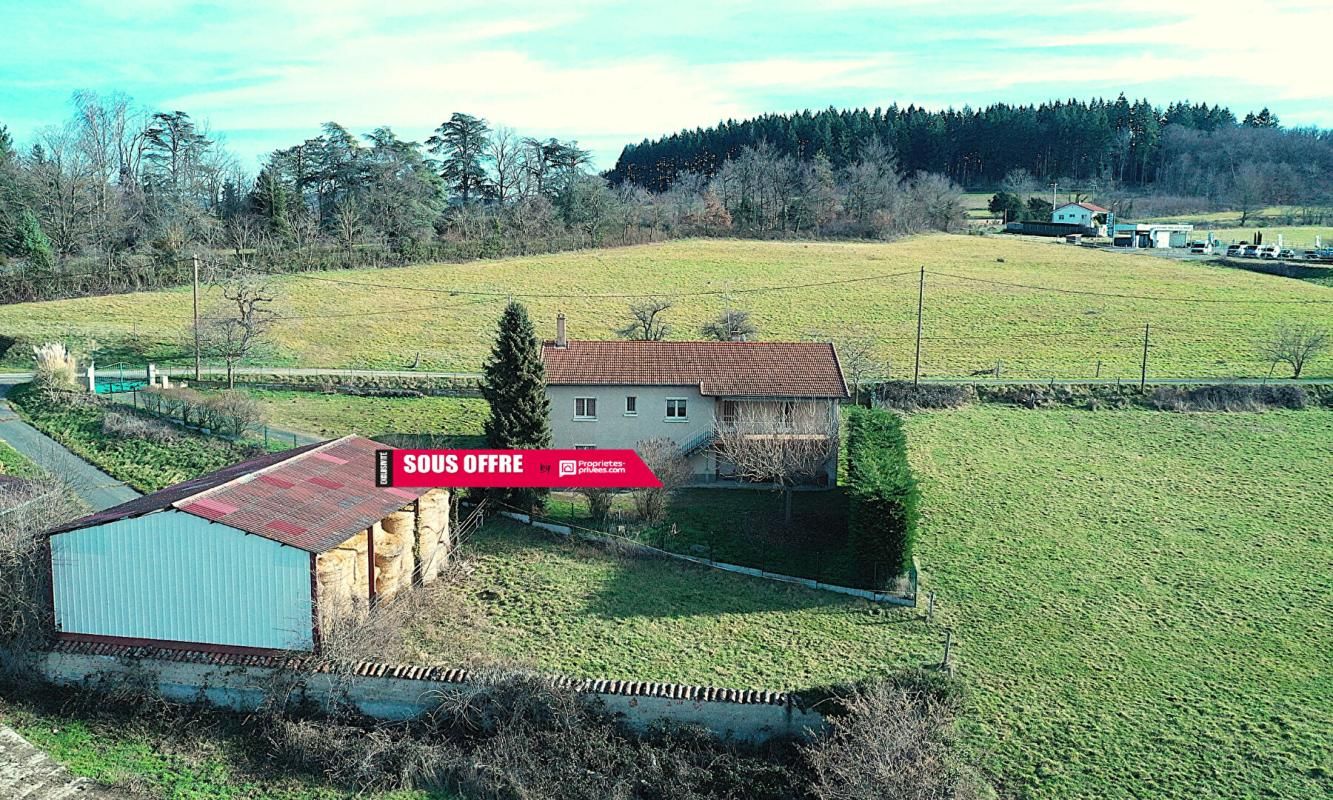 Villa posée au milieu des prés avec une superbe vue sur 2202 m² de terrain