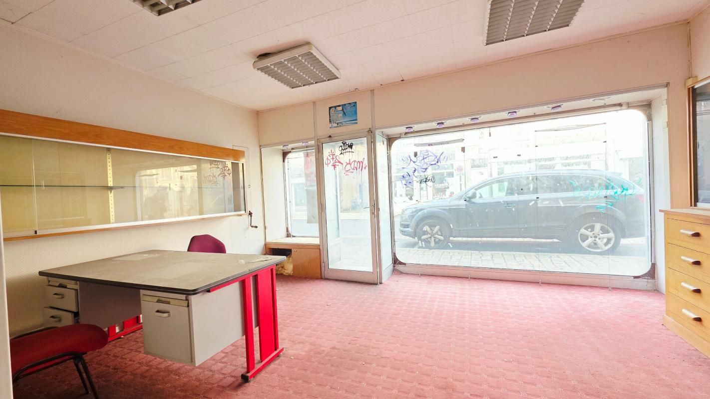 BOURGES CENTRE MURS LOCAL BUREAUX 27M²