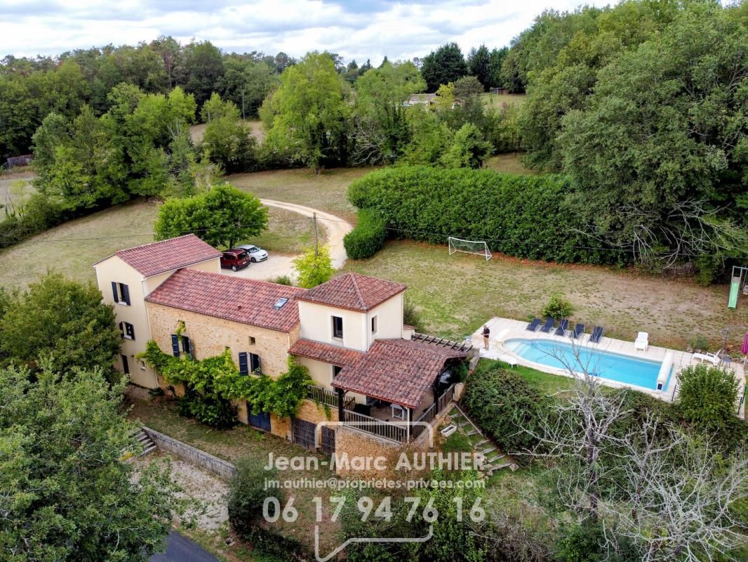 Propriété de charme, 212 m2, 6 chambres, piscine chauffée sur 6774 m2