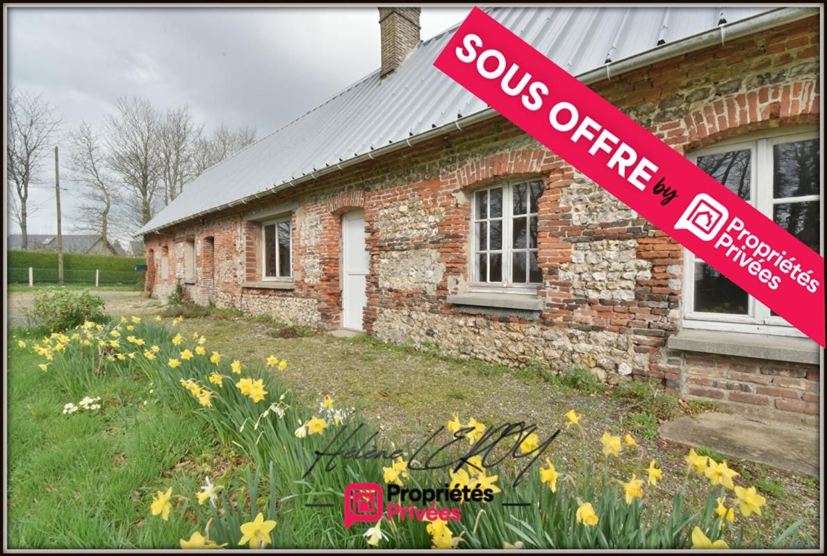 Longère normande en briques et silex à rénover. Environnement calme et sans vis-à-vis