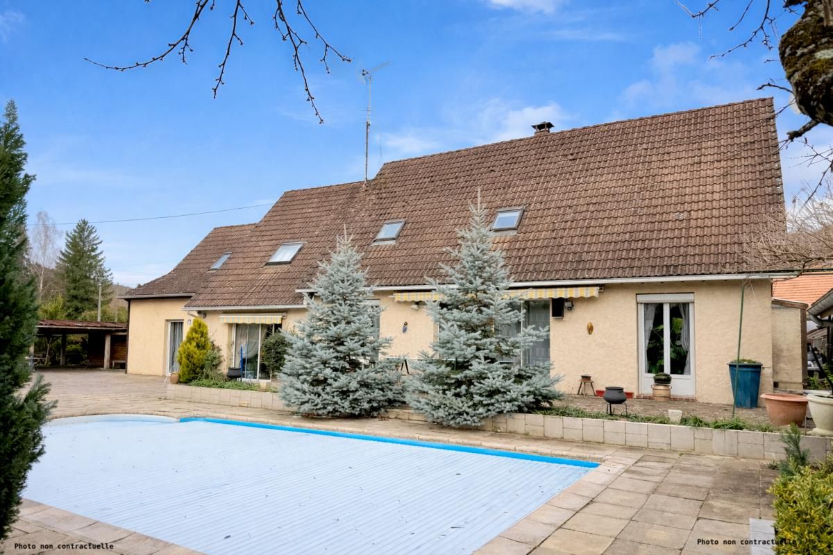 Maison de caractère 250 m² , 10 pièces sur Terrain 1000 m² à Joigny