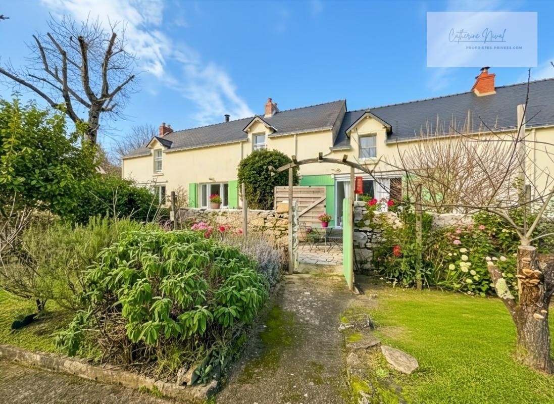 Maison familiale divisée en 2 habitations 260 m² .Terrain 2 700 m² .Guérande