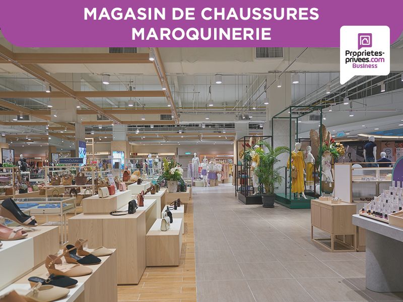 75018 PARIS - Maroquinerie, Chaussures, Accessoires de mode,120 m², vitrine 12 mètres