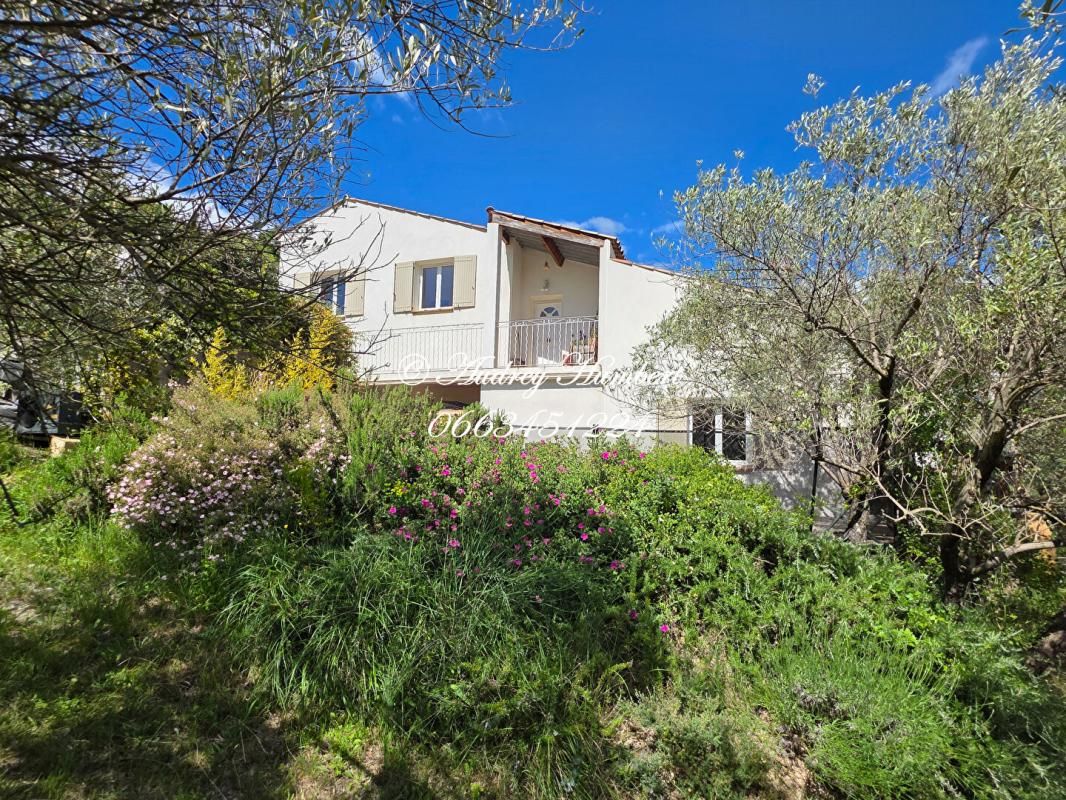 Villeneuve , Maison de charme, 156 m² avec vue panoramique et piscine sur 1000 m² plantés d'oliviers