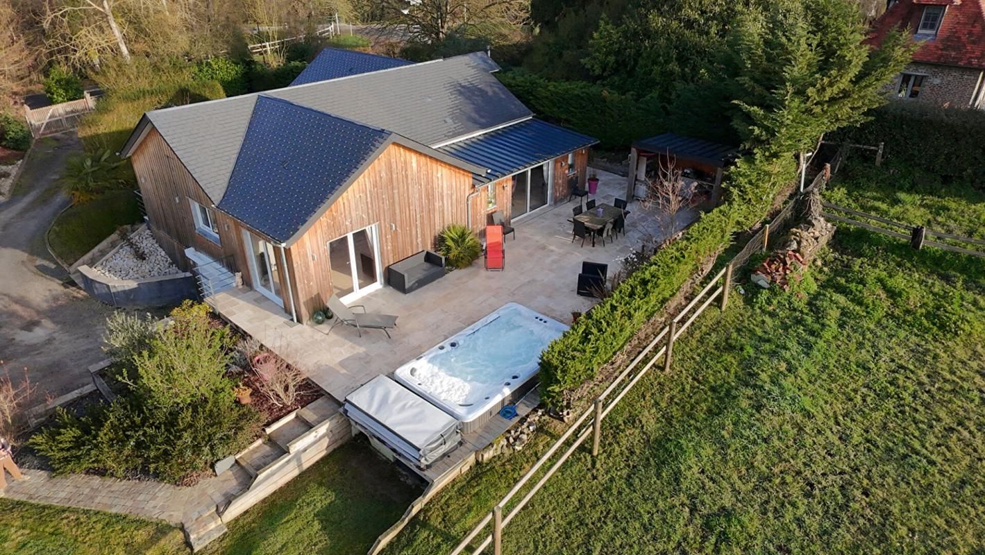 MAISON CONTEMPORAINE EN OSSATURE BOIS RÉNOVATION RÉCENTE & CADRE PRIVILÉGIÉ