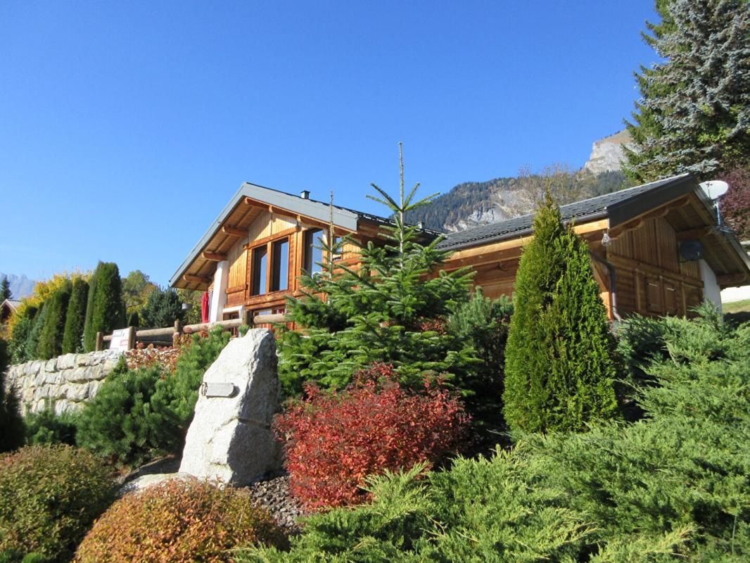 PASSY Secteur BAY ,Chalet d'exception 5 pièces150 m2, vue massif du Mont Blanc , 841 m2 de terrain 1070000 EUROS