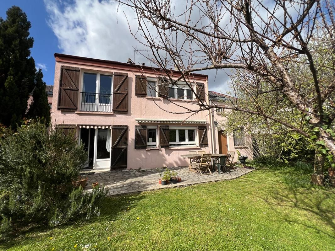 Maison Villepreux 9 pièces 7 chambres 180 m2 Type Marly