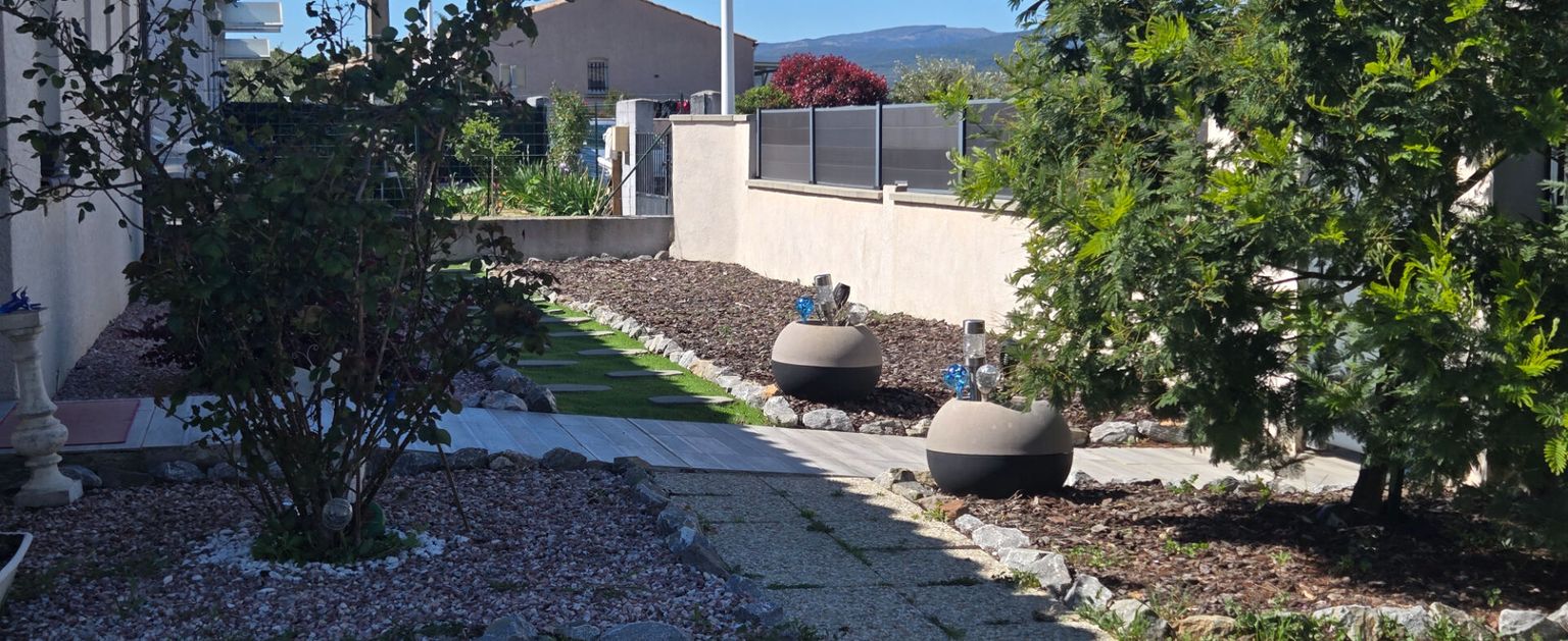 Plain pied 5 pièce(s) 111 m2 Peyriac-Minervois