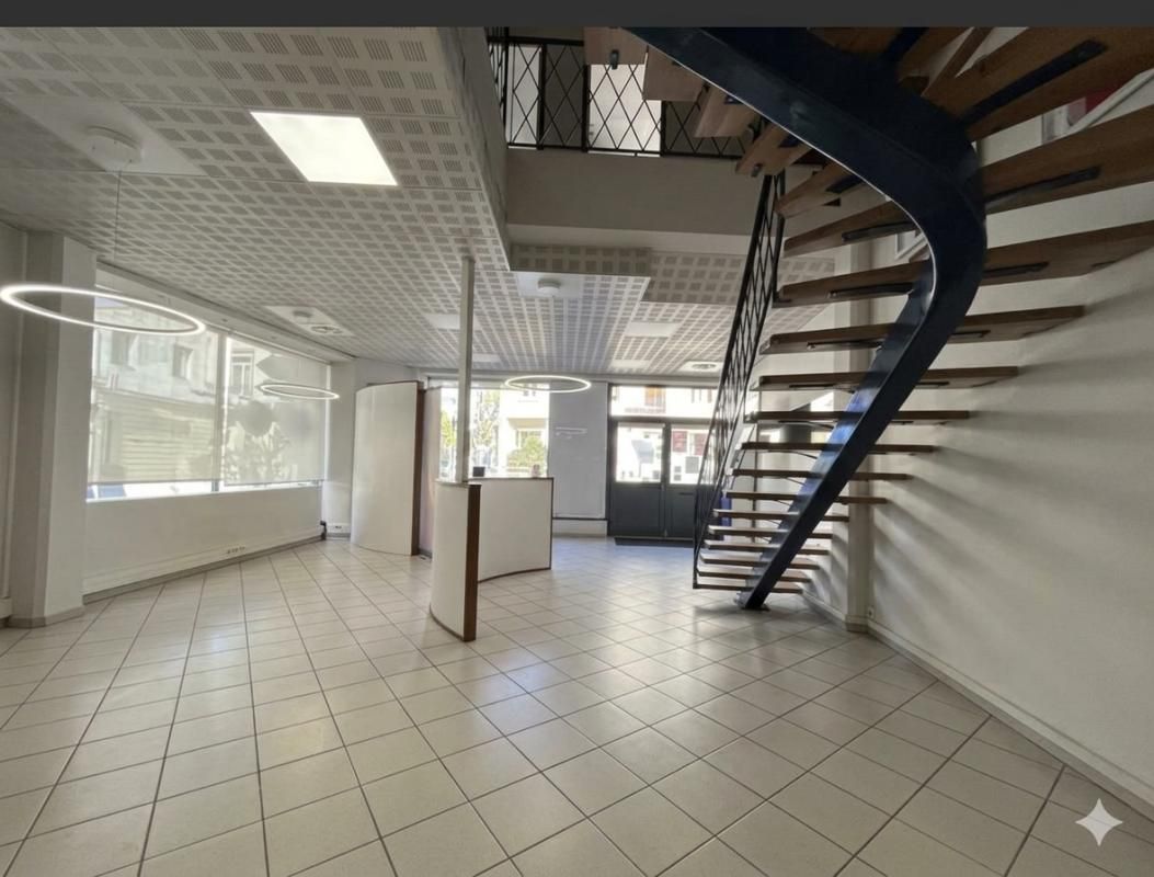 Vente Immeuble 292 m2 - 11200 LEZIGNAN CORBIERES - 188 000