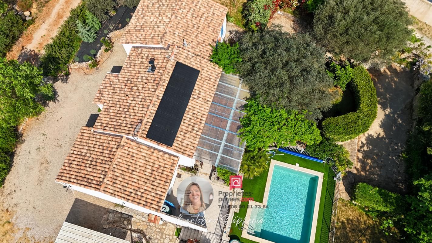 Maison plain-pied - piscine - 1500 m2 de terrain