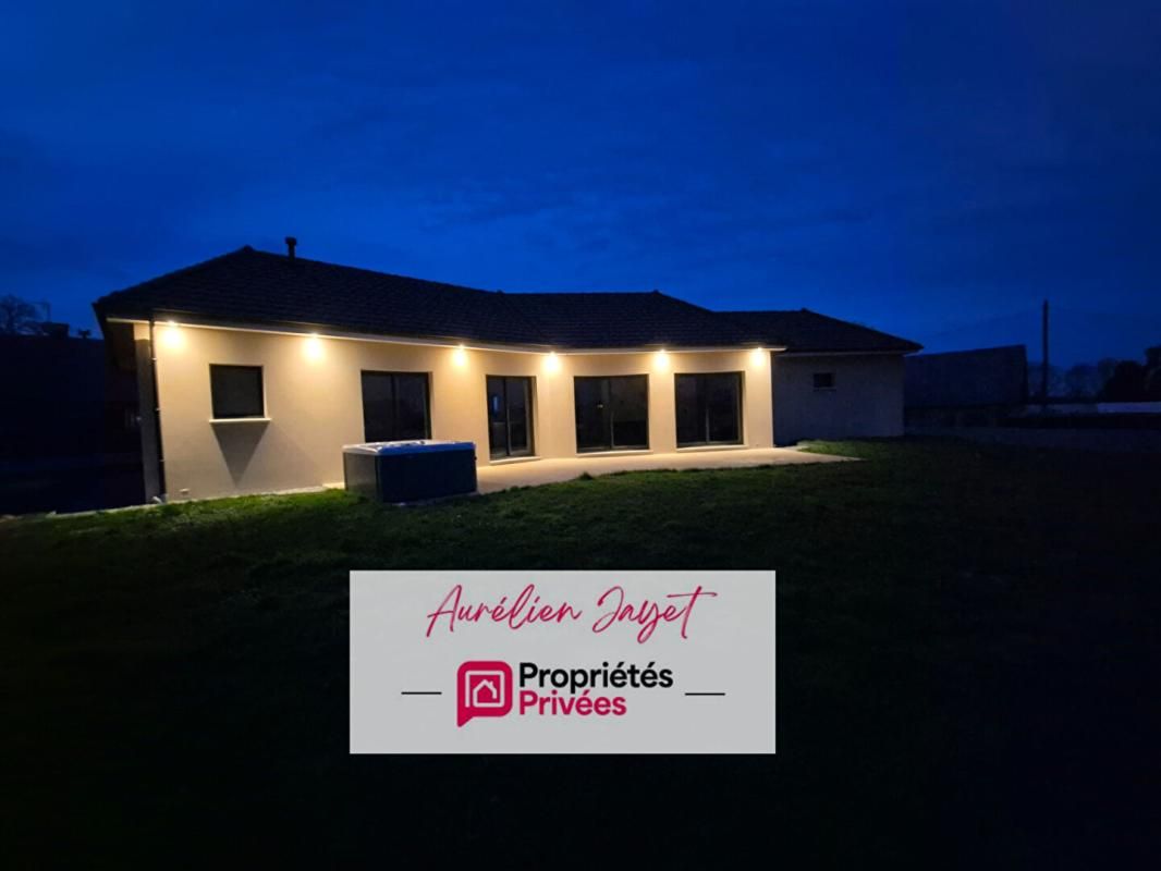 Maison contemporaine 2023 , Plain-pied, DPE A, terrain 1 700 m², Double garage