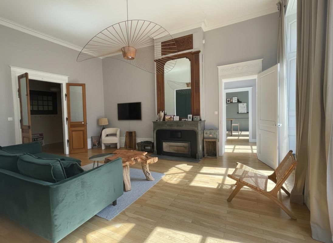 Salins-les-Bains - Superbe Appartement 235 m2- 5 pièce(s) - 3 chambres