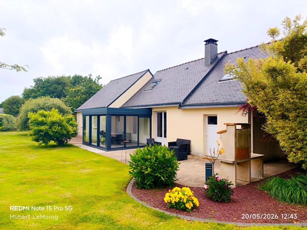 JOLIE PROPRIETE SOIGNEE AVEC UN PARC DE 2500 m2