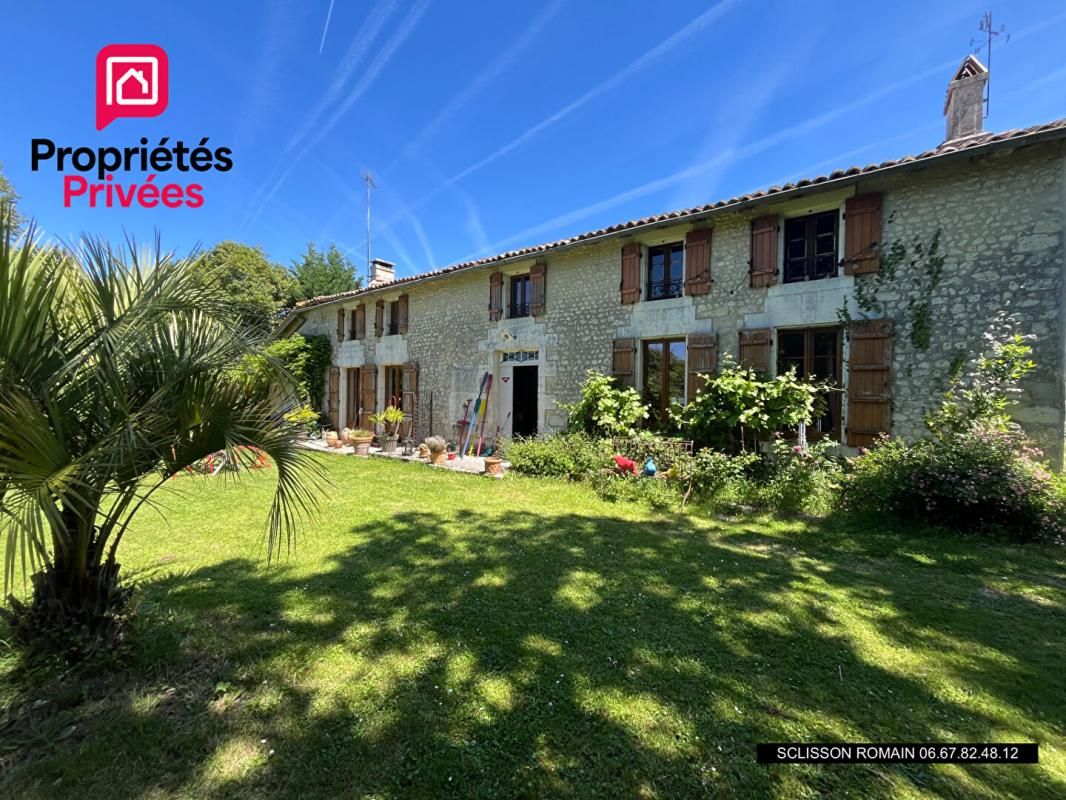 Charentaise Berneuil - 186 m2 - 3 chambres - jardin arboré - PRIX 228 778 HAI