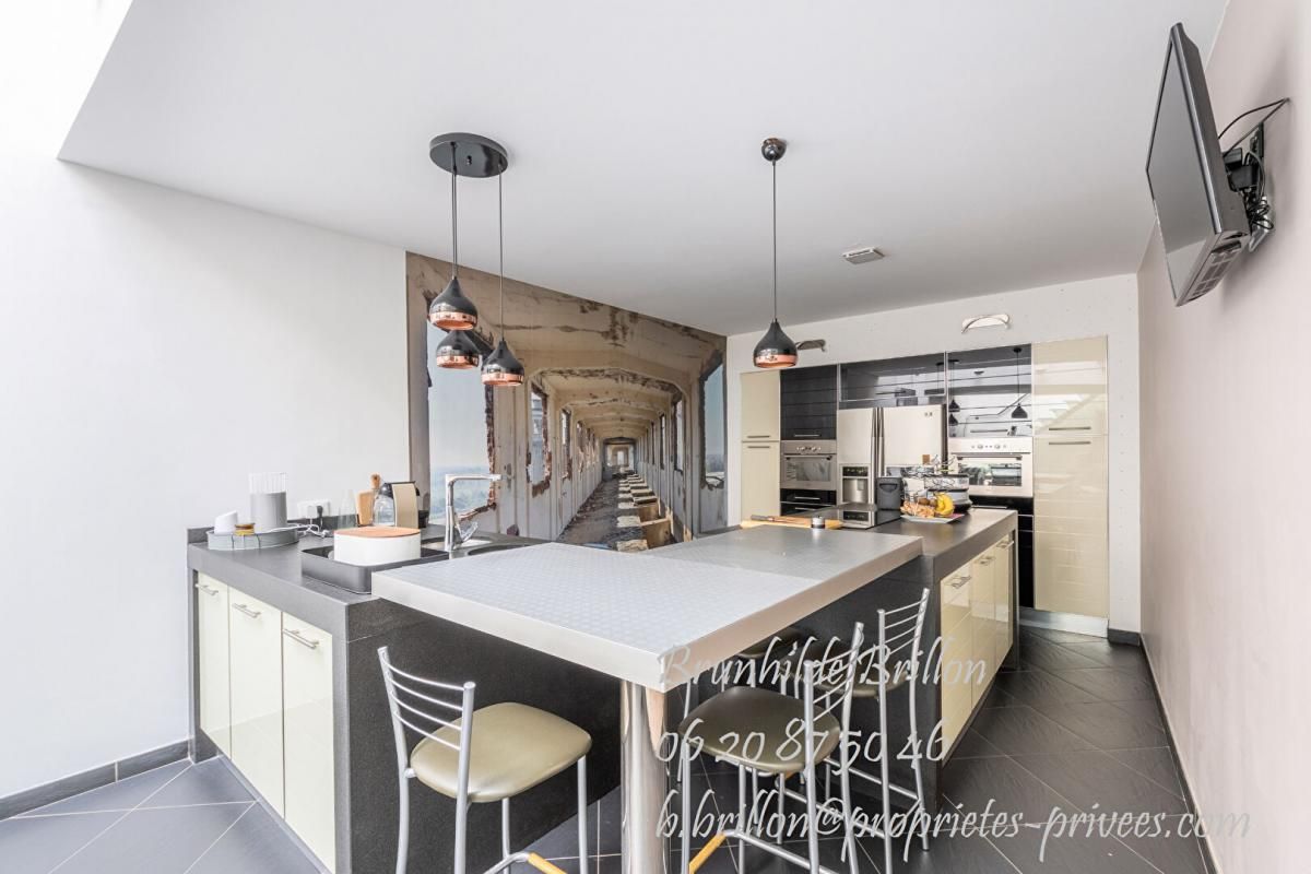 ARRAS Maison type loft 185M², garage, proximité immédiate Grande Place! 2