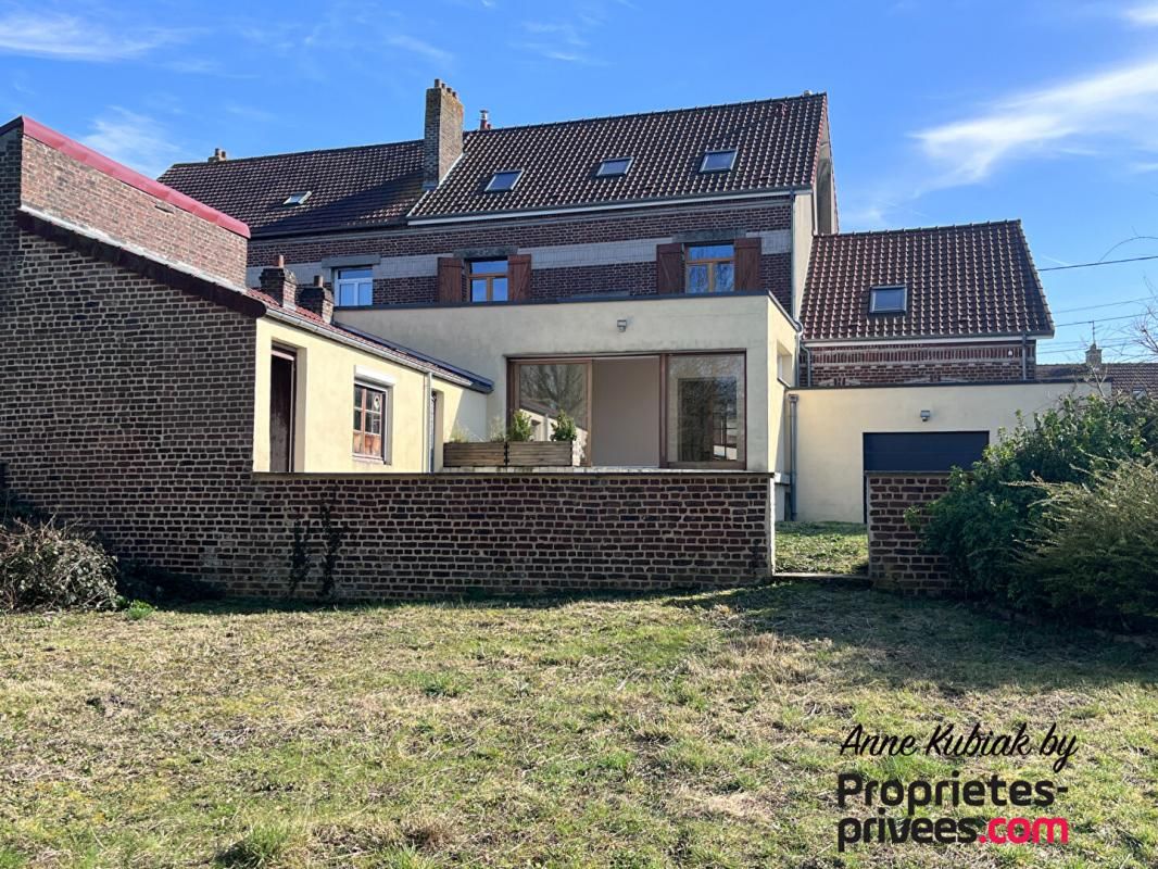 Maison de caractère 195m2- 5 à 6 chambres-Jardin